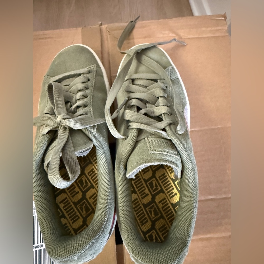 PUMA Suede Classic Embroidered Sneakers (Olive Green / Pink-White Accent). 6.5 - Picture 7 of 7